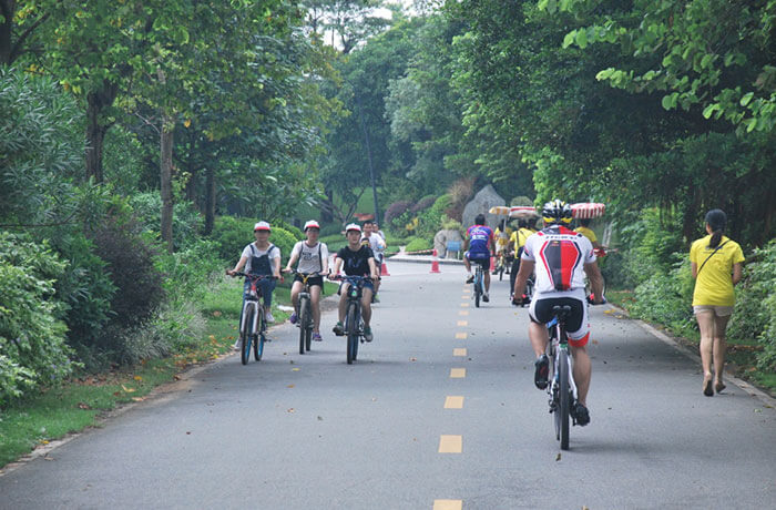 Riding Round The Lake Songshanhu