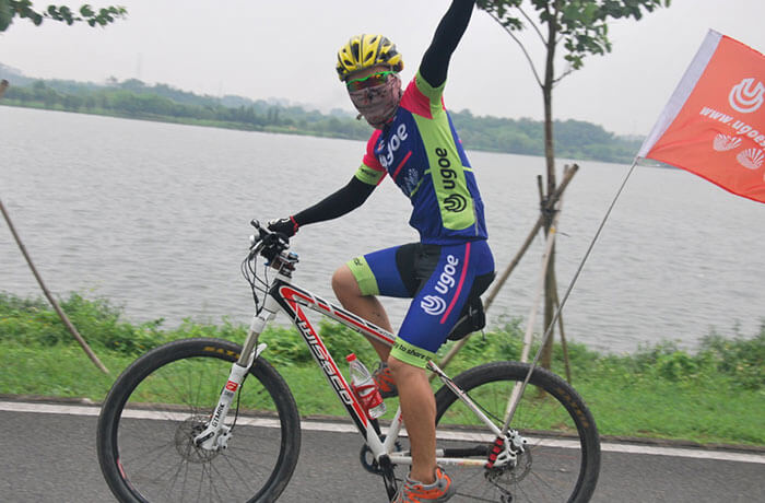 Riding Round The Lake Songshanhu