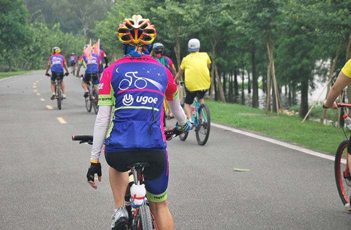 Riding Round The Lake Songshanhu