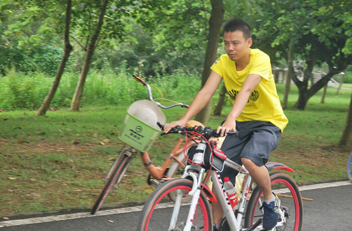 Riding Round The Lake Songshanhu