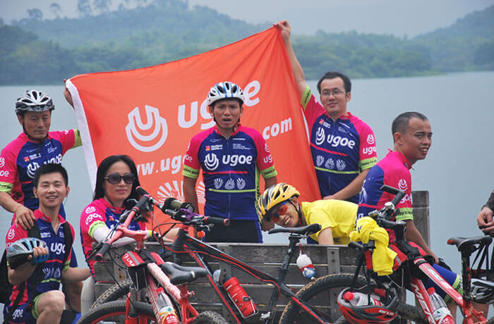 Riding Round The Lake Songshanhu