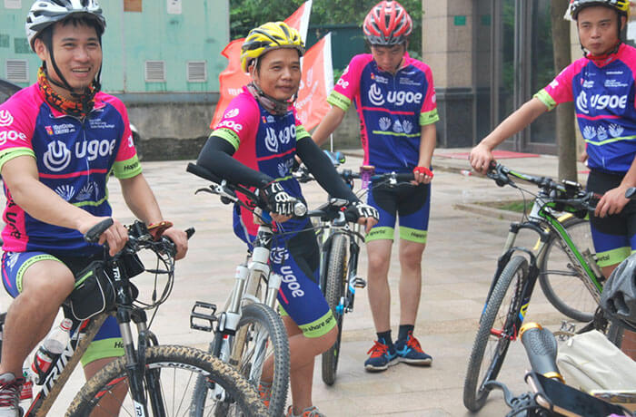 Riding Round The Lake Songshanhu